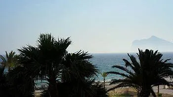 Safestay Seafront カルプ