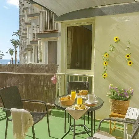 Safestay Seafront - Atlantico * קלפה